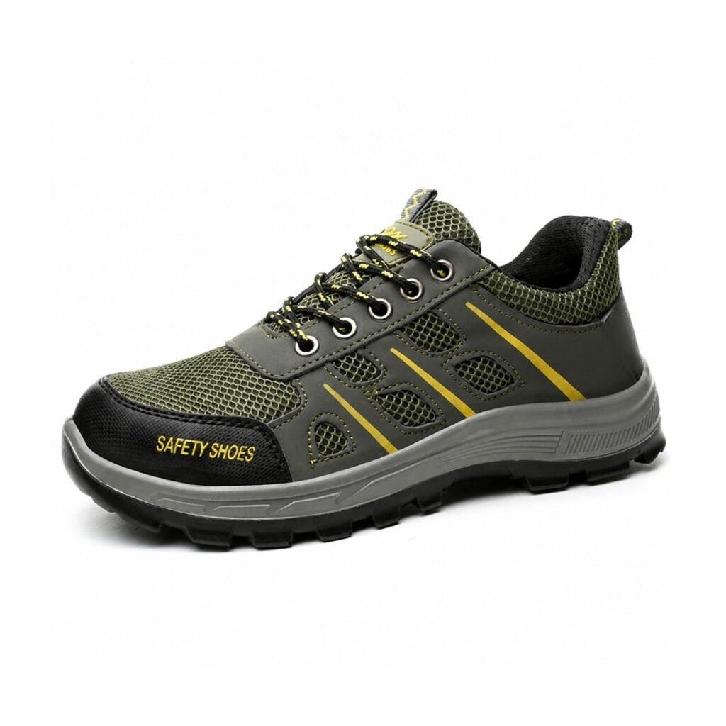 S3 safety boots for industrial workplaces