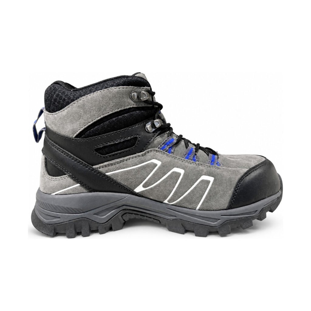 S3 safety boots for industrial workplaces