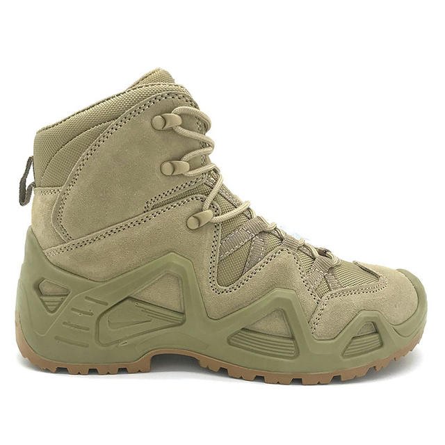 S3 safety boots for industrial workplaces