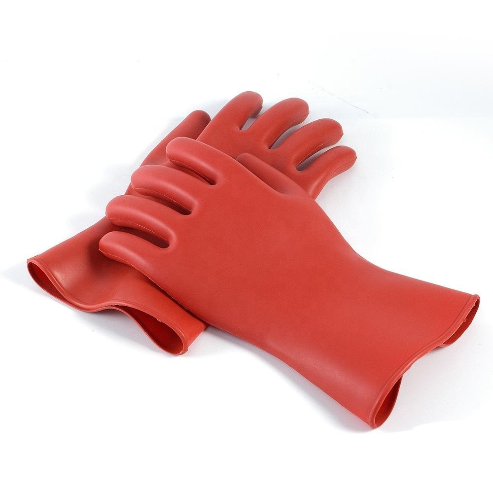 S3 safety boots for industrial workplaces