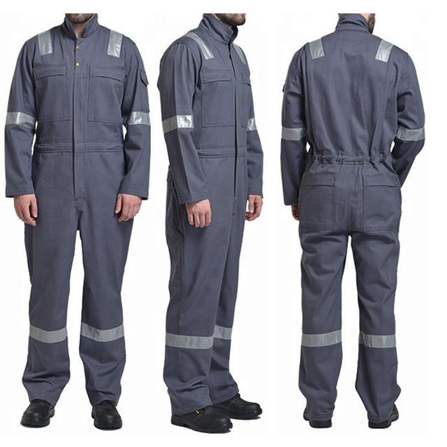 S3 safety boots for industrial workplaces