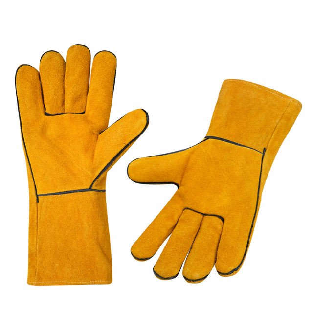 S3 safety boots for industrial workplaces